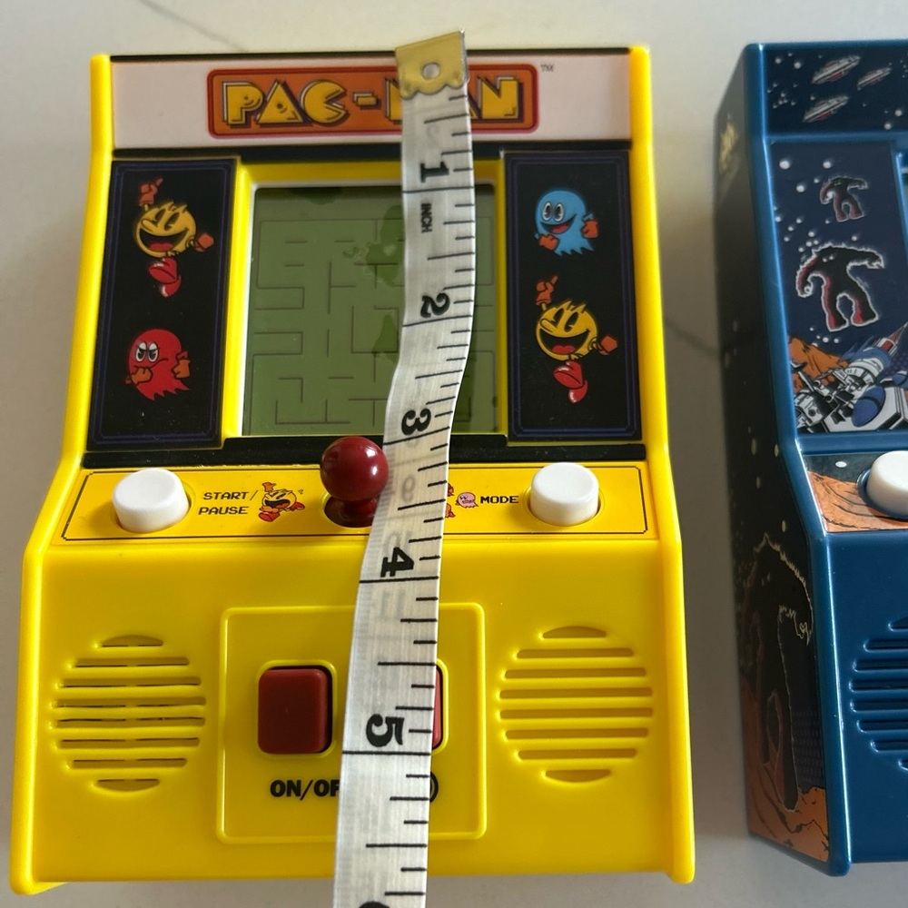 Pac-Man and Space Invaders Handheld Arcade Games - Picture 3 of 5